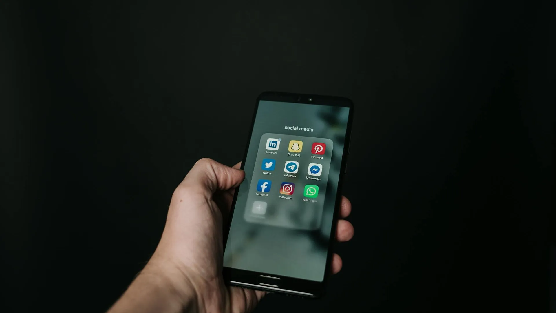 Perché scegliere AR Comunicazione per Presenza Social
